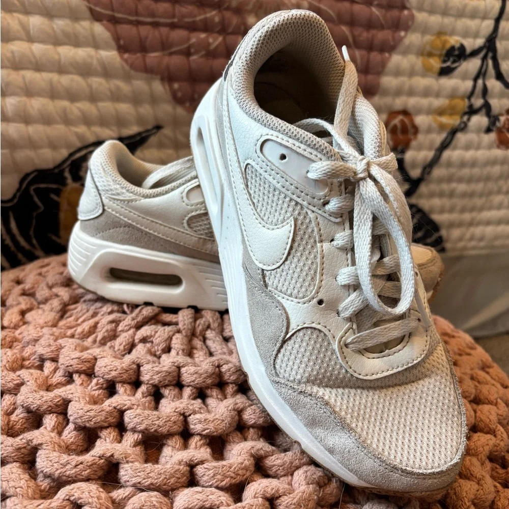 Women’s Nike Air White Sneakers 6 - Picture 1 of 5